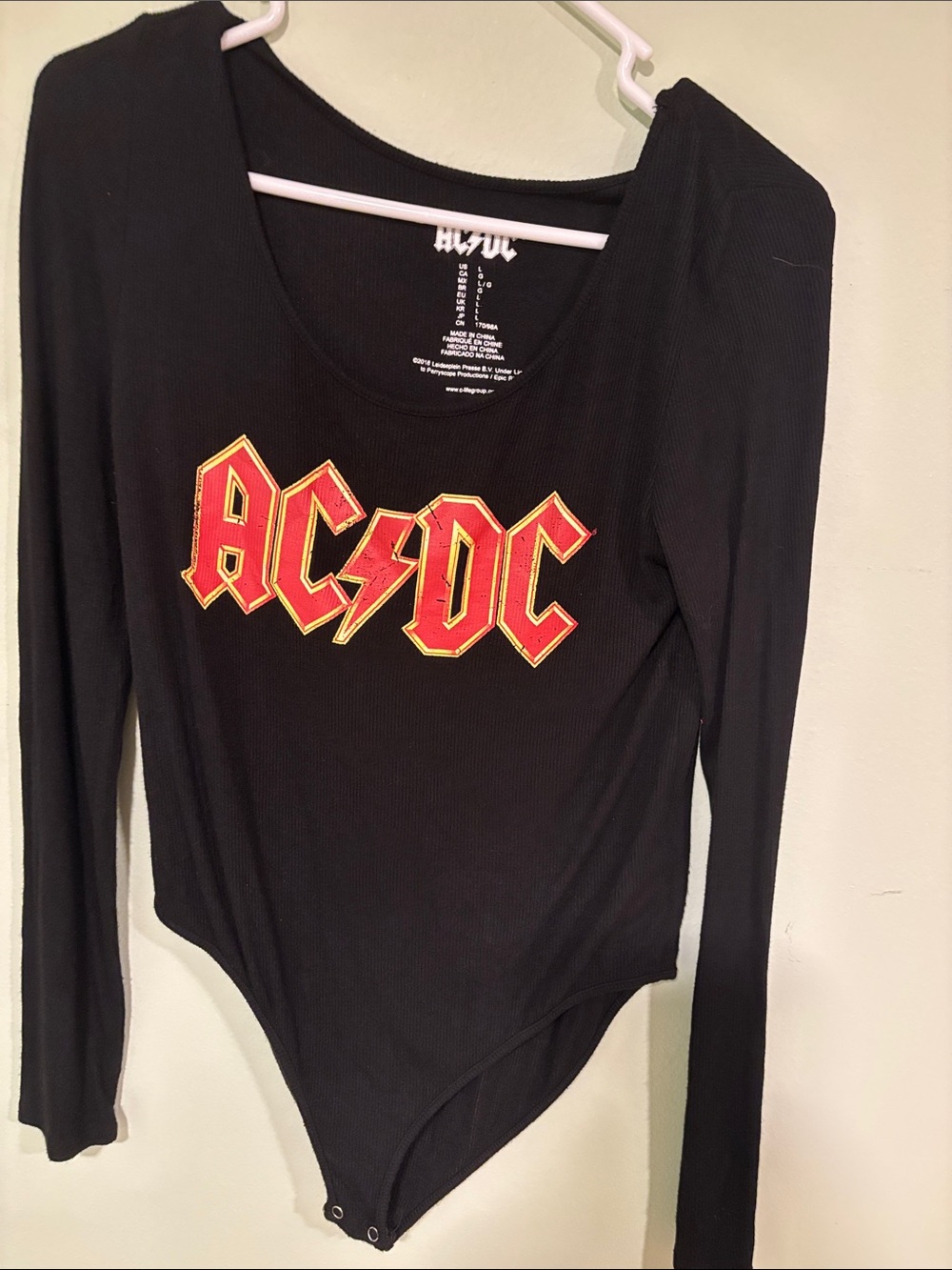AC/DC Black Long-Sleeve Graphic Bodysuit - Black/Red